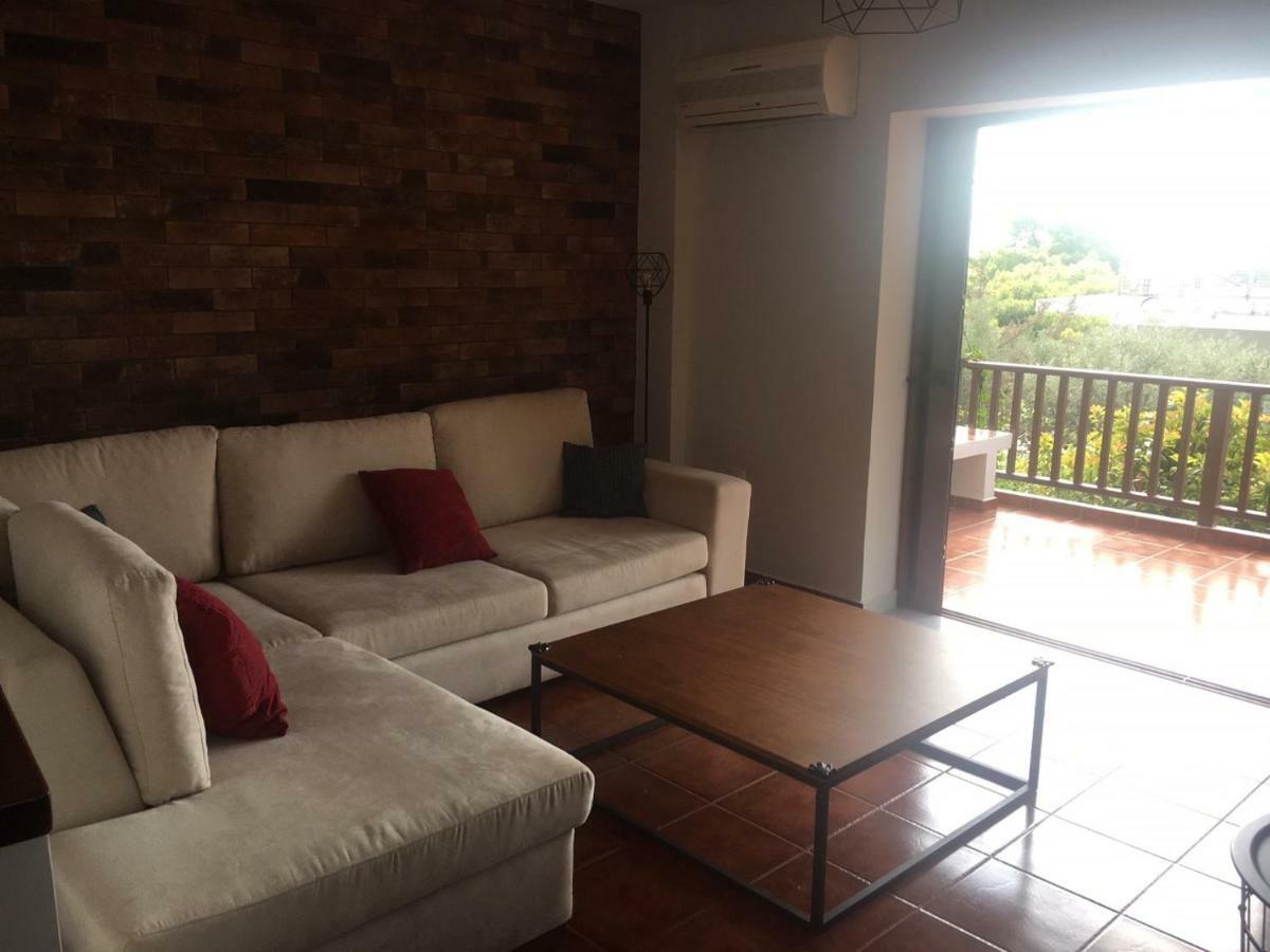 Villa Christina With Private Pool In Saronida, Near Stunning Beaches, Athens Airport & Sounio Ngoại thất bức ảnh